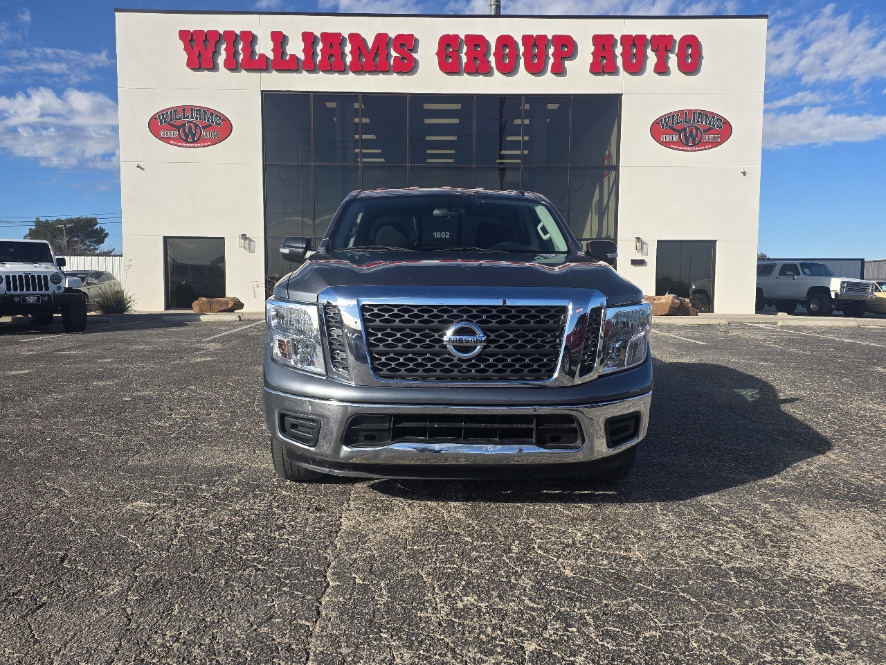 Nissan Titan 4x2 Crew Cab SV 2018