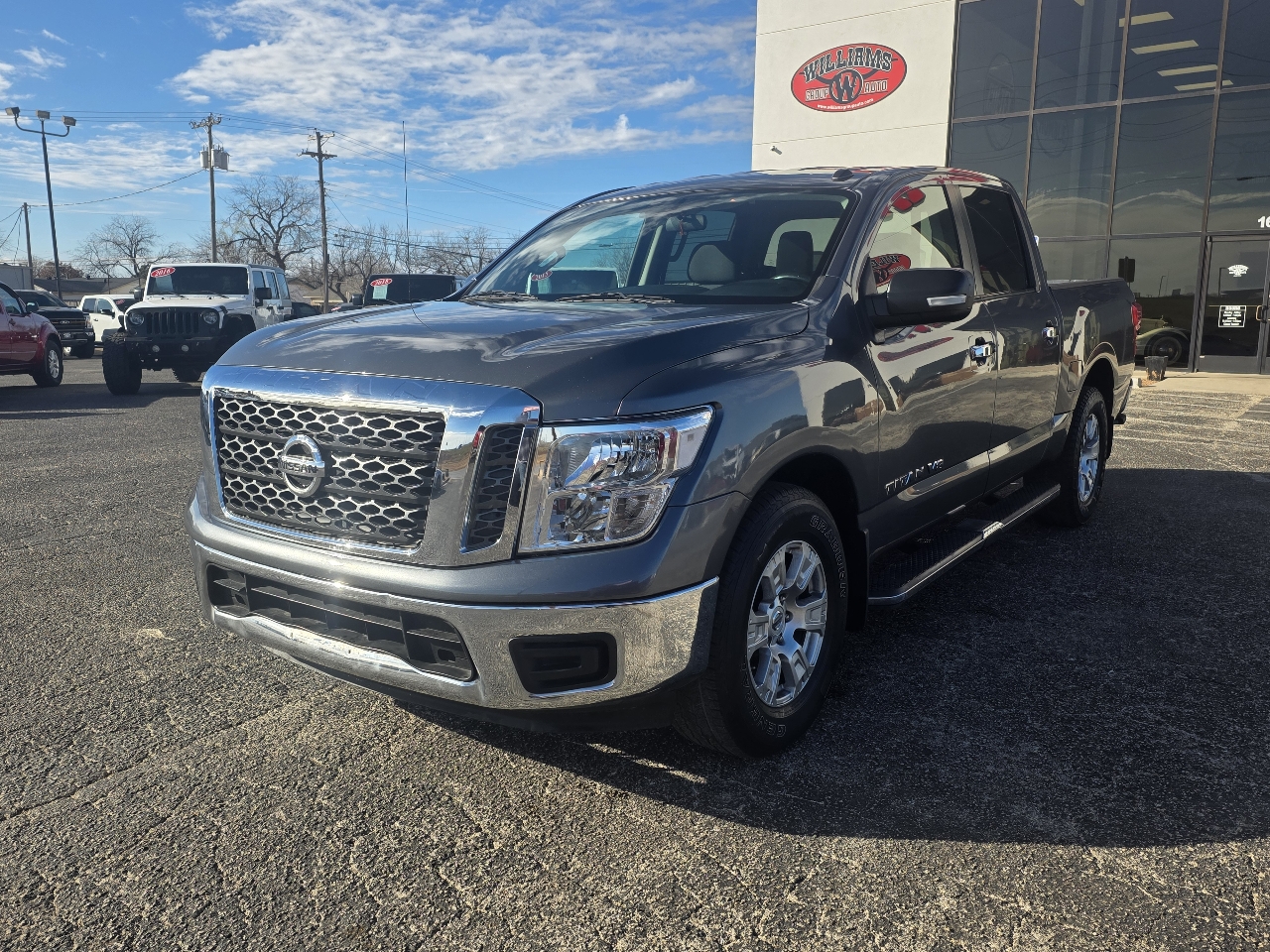 Nissan Titan 4x2 Crew Cab SV 2018