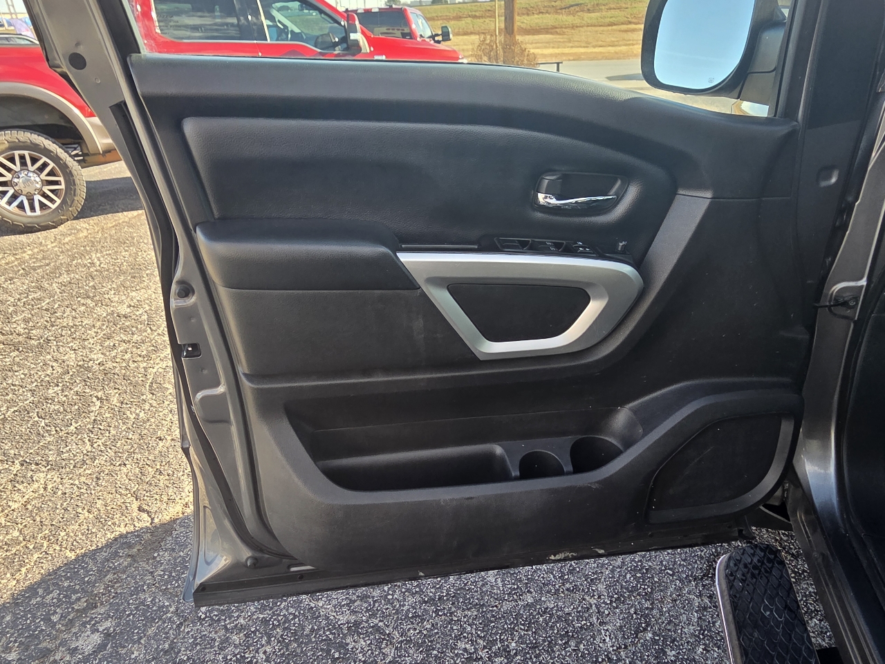 Nissan Titan 4x2 Crew Cab SV 2018