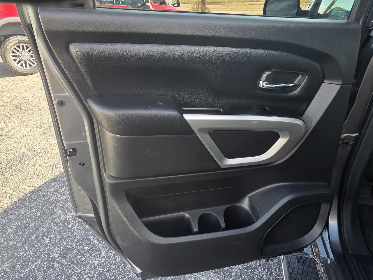 Nissan Titan 4x2 Crew Cab SV 2018