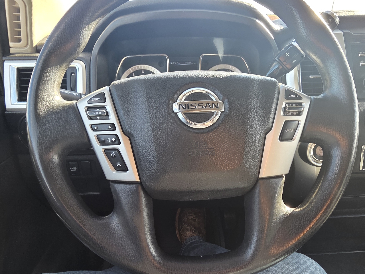Nissan Titan 4x2 Crew Cab SV 2018