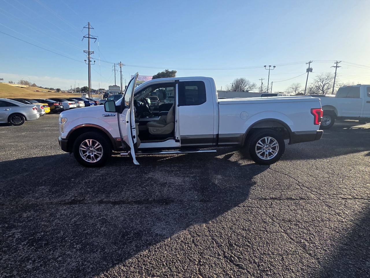 Ford F-150 2WD SuperCab 145" Lariat 2016