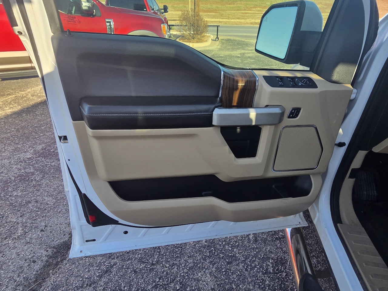 Ford F-150 2WD SuperCab 145" Lariat 2016