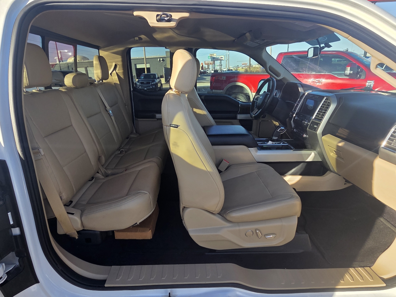 Ford F-150 2WD SuperCab 145" Lariat 2016