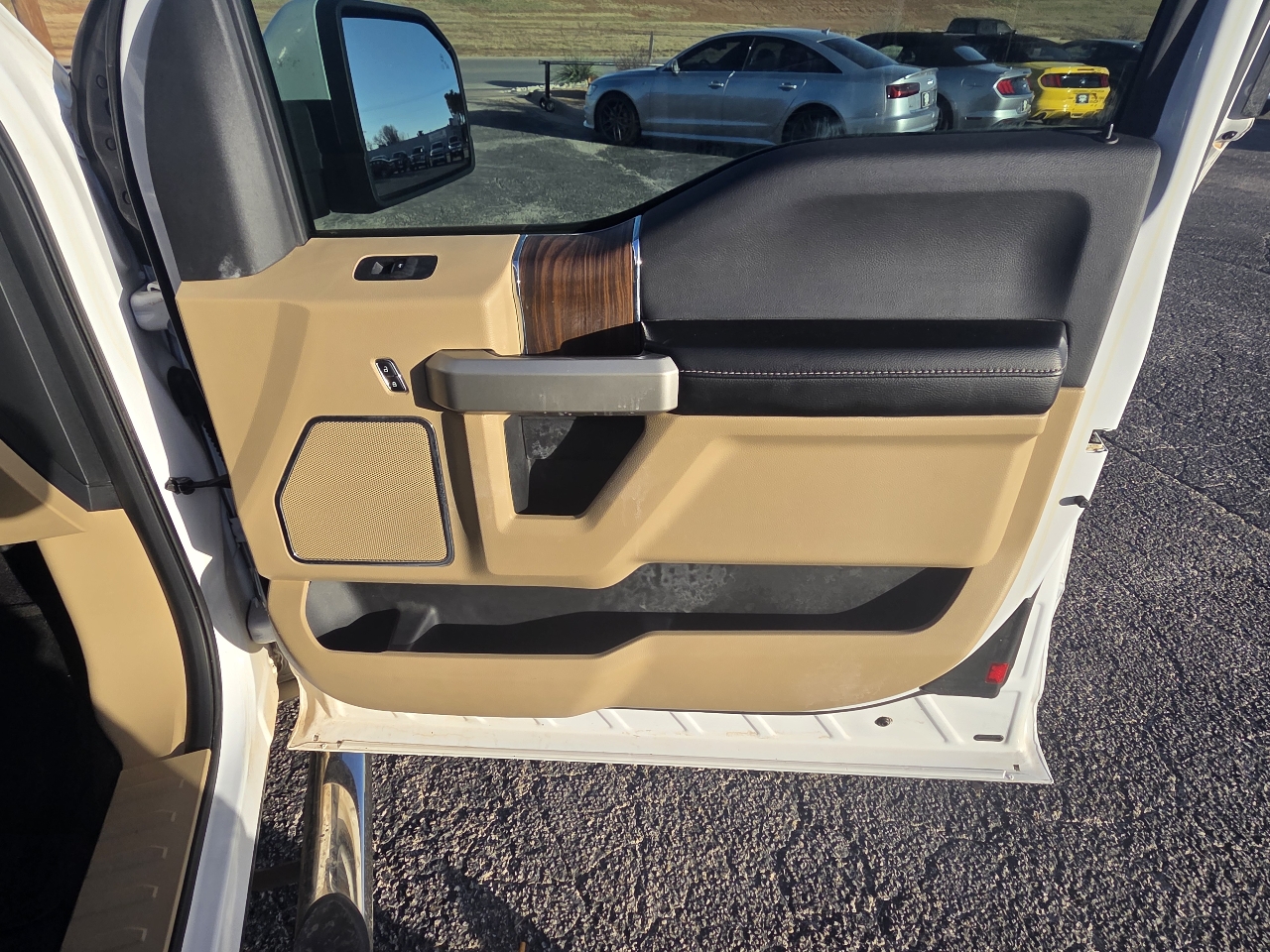 Ford F-150 2WD SuperCab 145" Lariat 2016