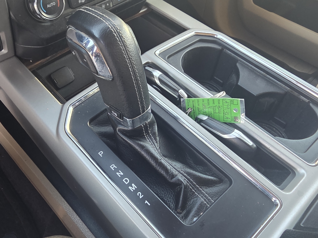 Ford F-150 2WD SuperCab 145" Lariat 2016