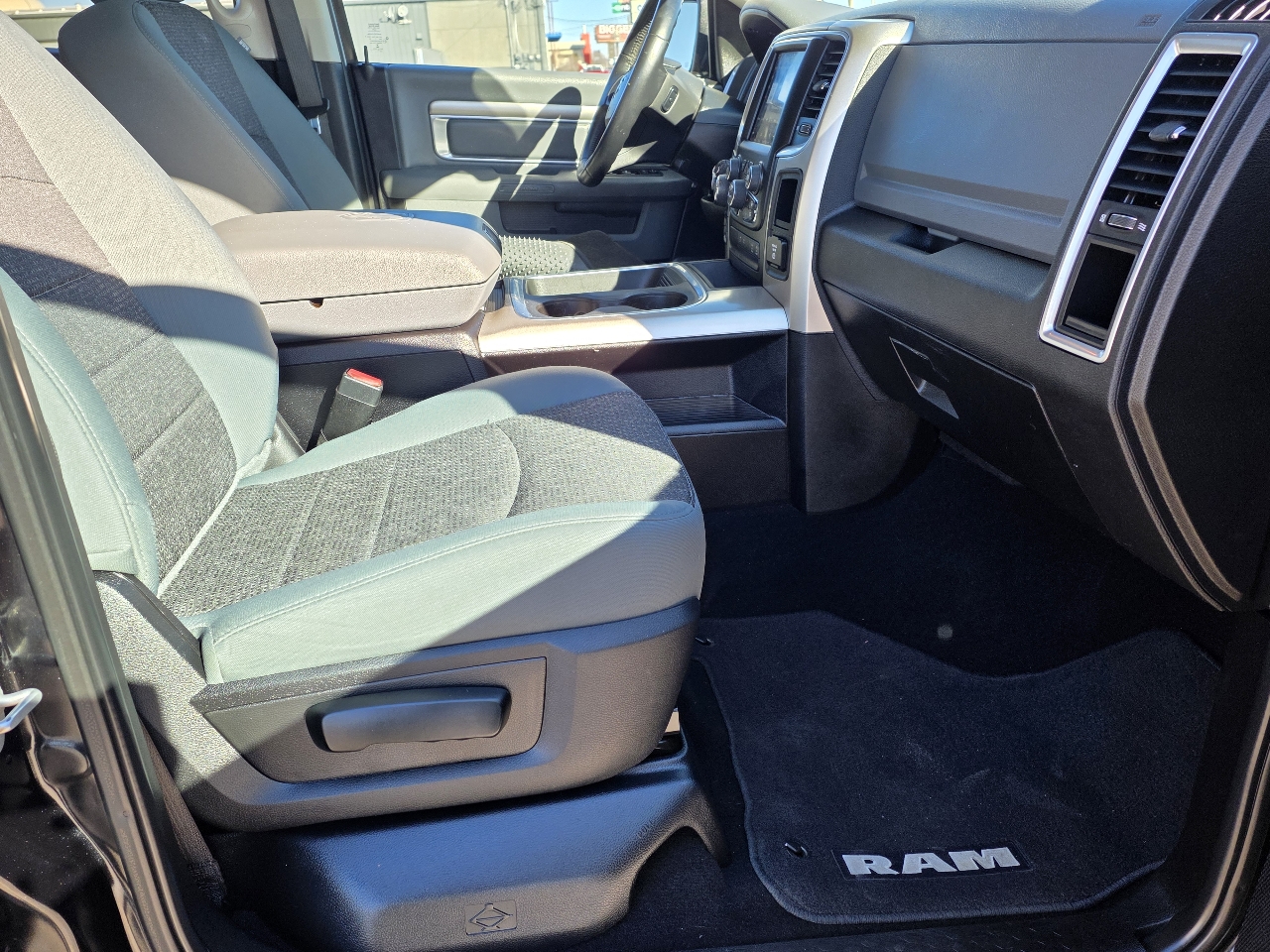 RAM 1500 Classic Lone Star 4x4 Crew Cab 5'7" Box 2019