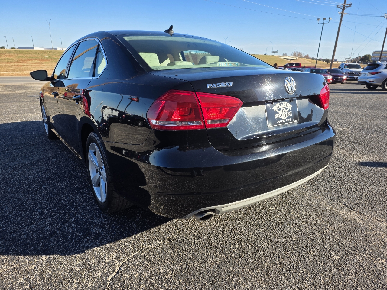 Volkswagen Passat 4dr Sdn 2.5L Auto SE 2012