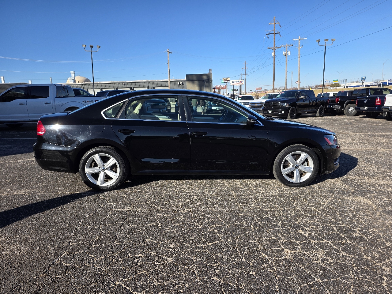 Volkswagen Passat 4dr Sdn 2.5L Auto SE 2012