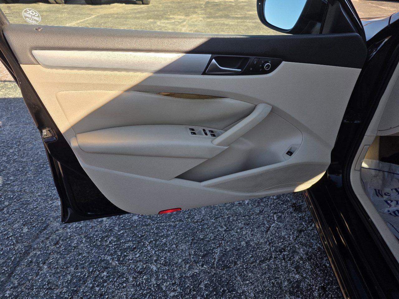 Volkswagen Passat 4dr Sdn 2.5L Auto SE 2012