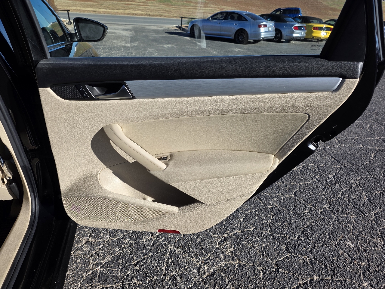 Volkswagen Passat 4dr Sdn 2.5L Auto SE 2012