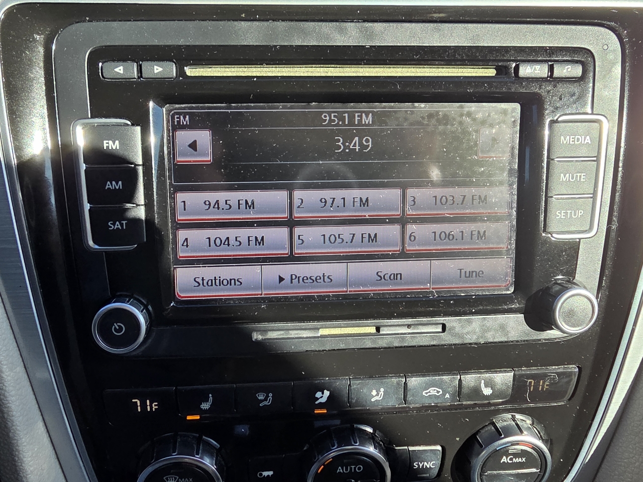 Volkswagen Passat 4dr Sdn 2.5L Auto SE 2012