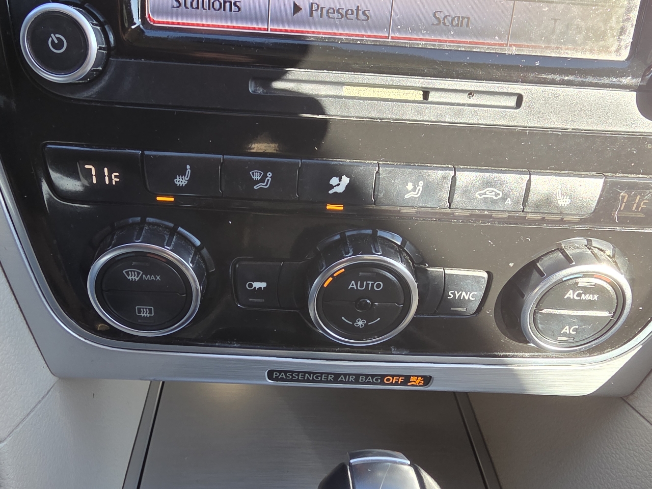 Volkswagen Passat 4dr Sdn 2.5L Auto SE 2012