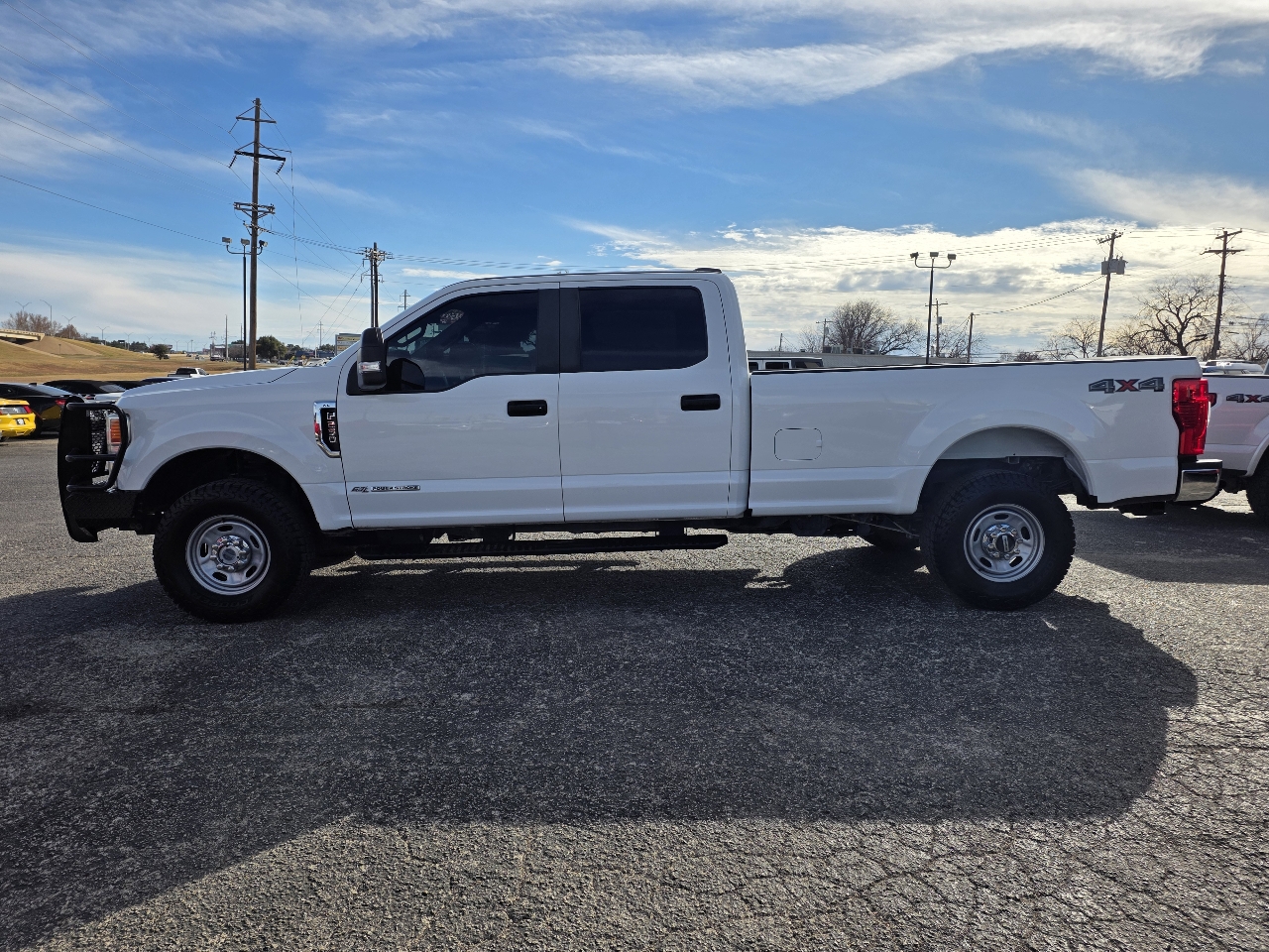 Ford Super Duty F-250 SRW XL 4WD Crew Cab 8' Box 2022