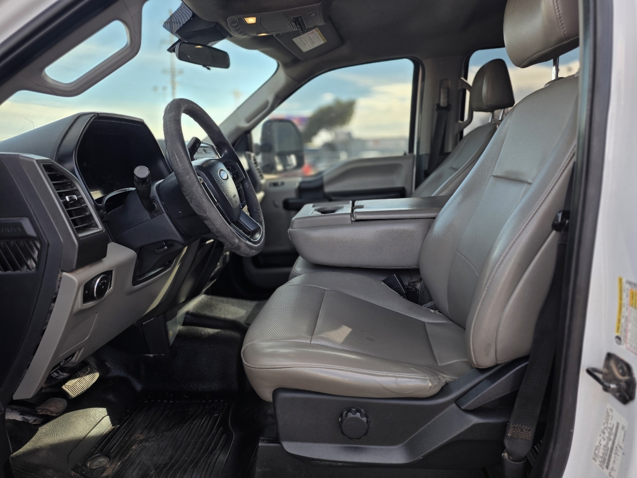 Ford Super Duty F-250 SRW XL 4WD Crew Cab 8' Box 2022