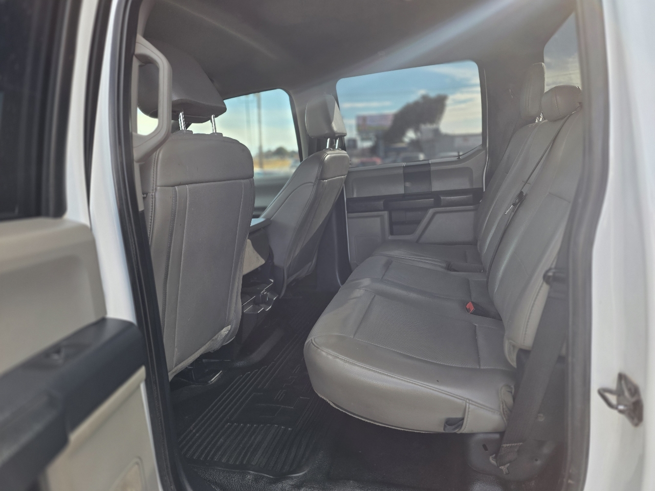 Ford Super Duty F-250 SRW XL 4WD Crew Cab 8' Box 2022