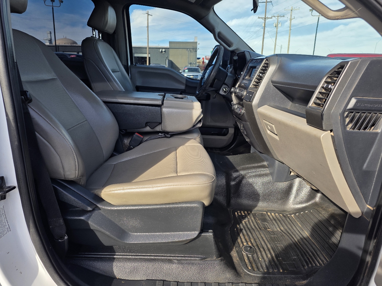 Ford Super Duty F-250 SRW XL 4WD Crew Cab 8' Box 2022