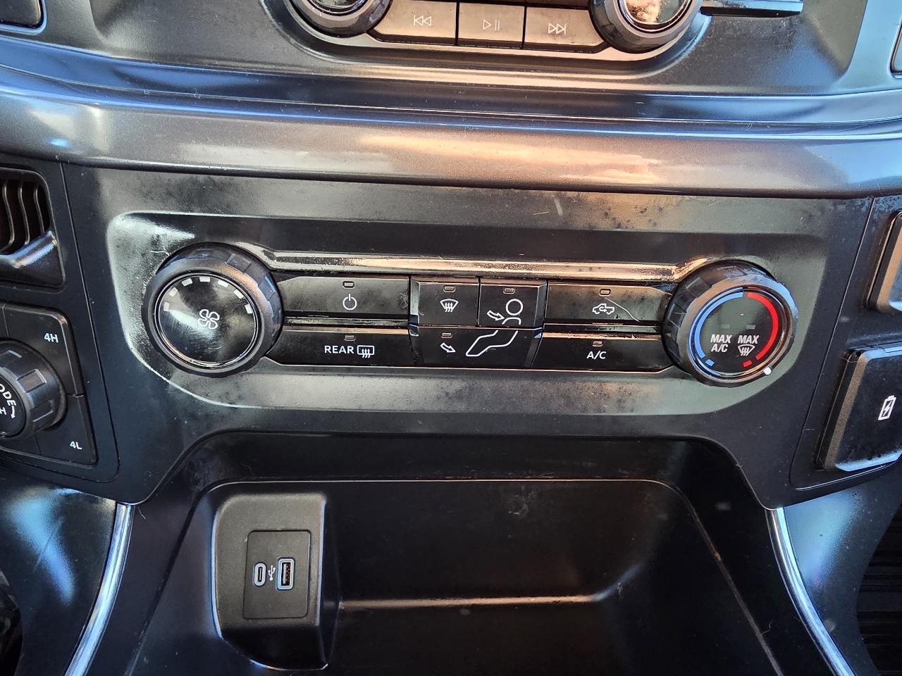 Ford F-150 XL 4WD SuperCrew 5.5' Box 2023