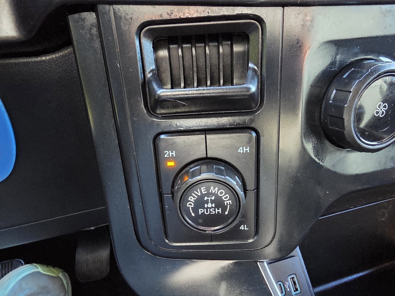 Ford F-150 XL 4WD SuperCrew 5.5' Box 2023