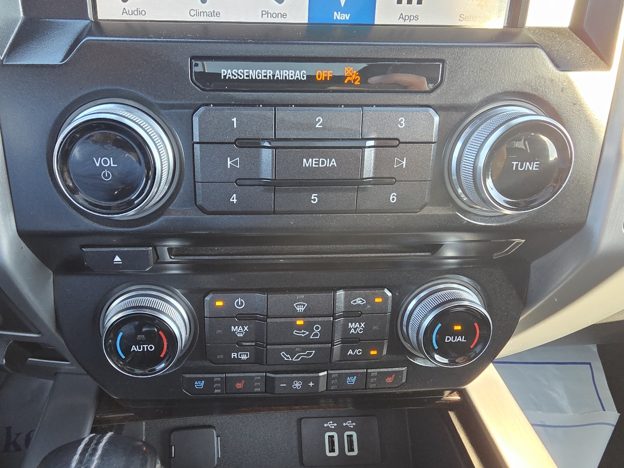 Ford F-150 4WD SuperCrew 145" Platinum 2016