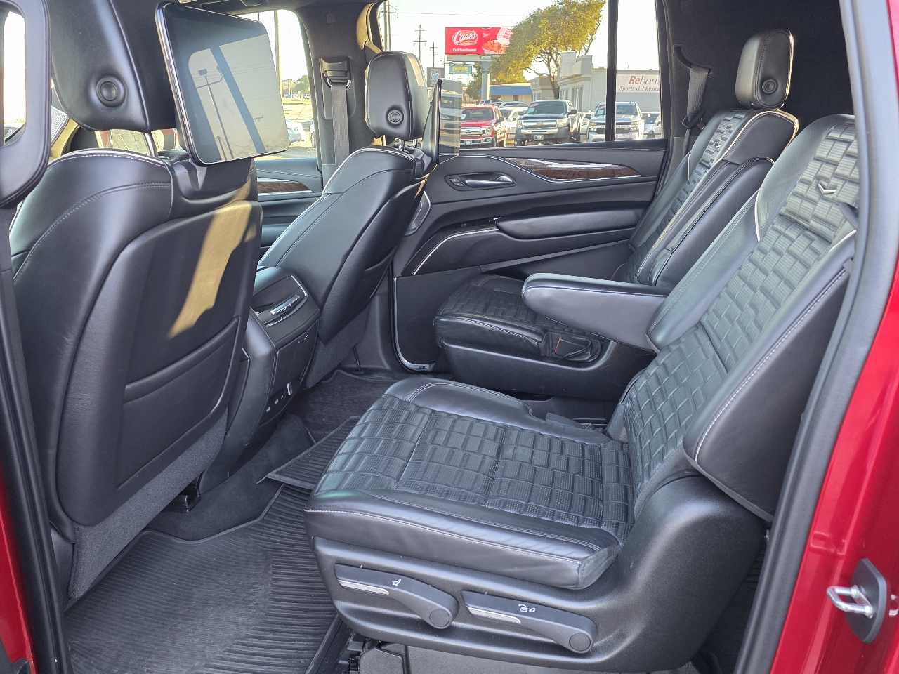 Cadillac Escalade ESV 4WD 4dr Premium Luxury Platinum 2021