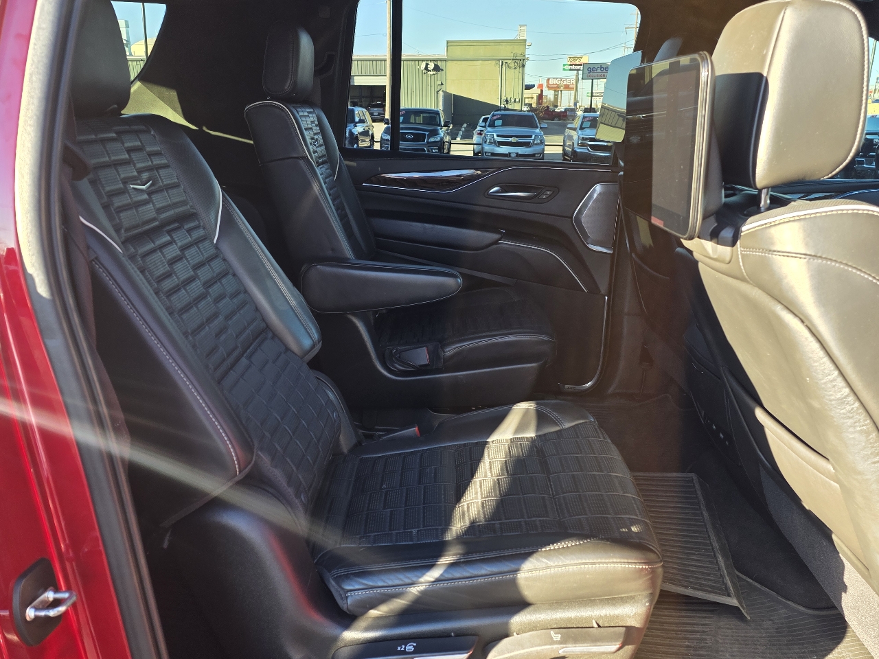 Cadillac Escalade ESV 4WD 4dr Premium Luxury Platinum 2021