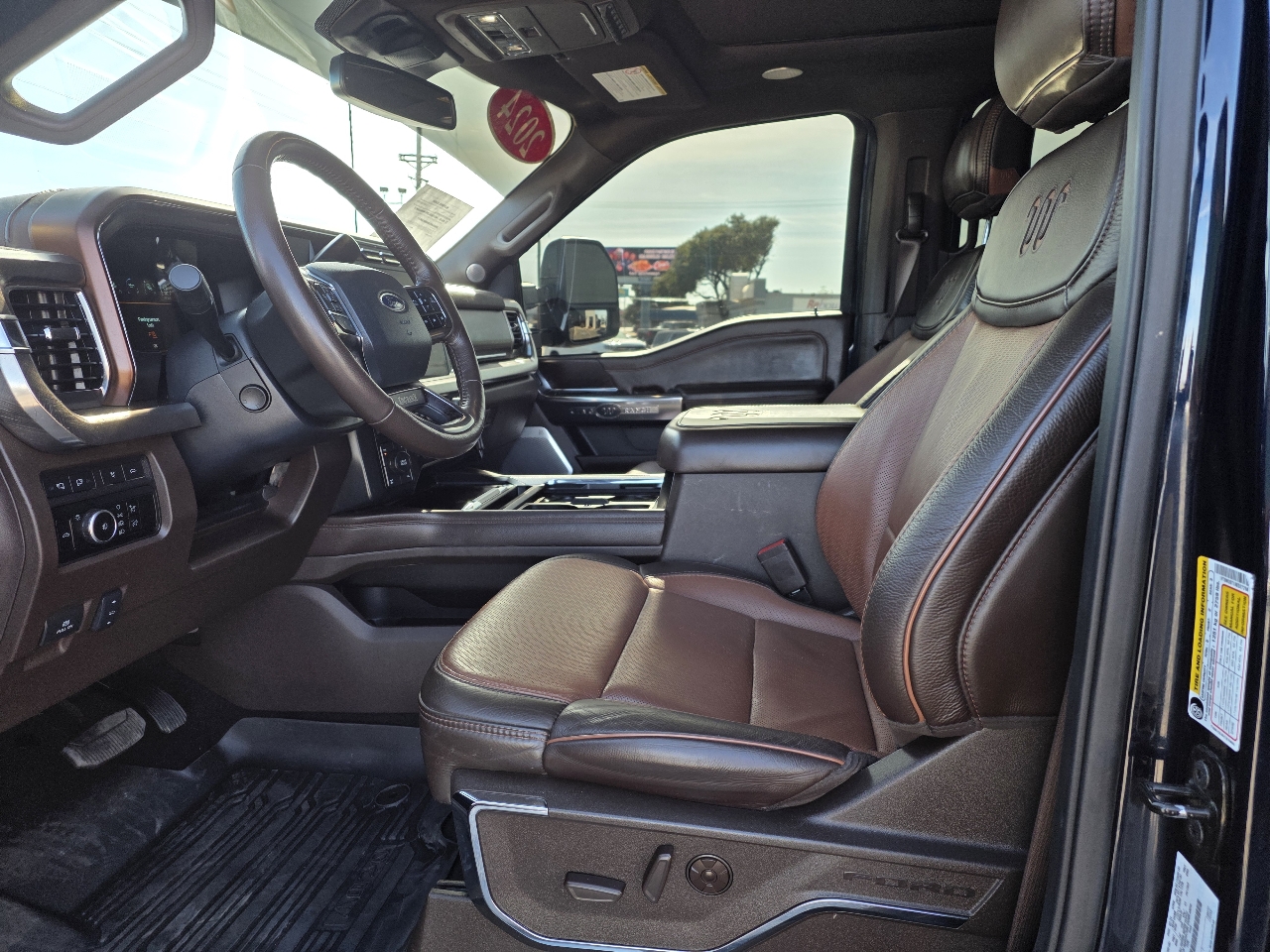 Ford Super Duty F-250 SRW King Ranch 4WD Crew Cab 8' Box 2024