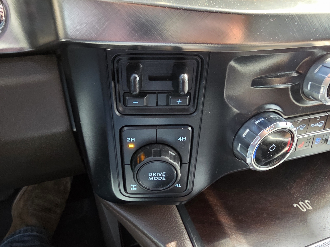 Ford Super Duty F-250 SRW King Ranch 4WD Crew Cab 8' Box 2024