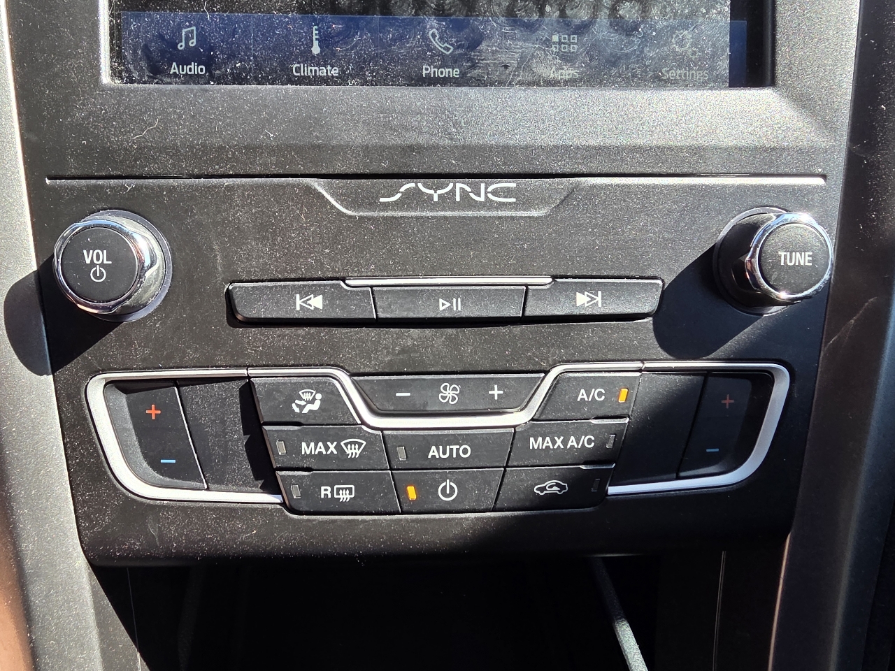 Ford Fusion SE FWD 2020