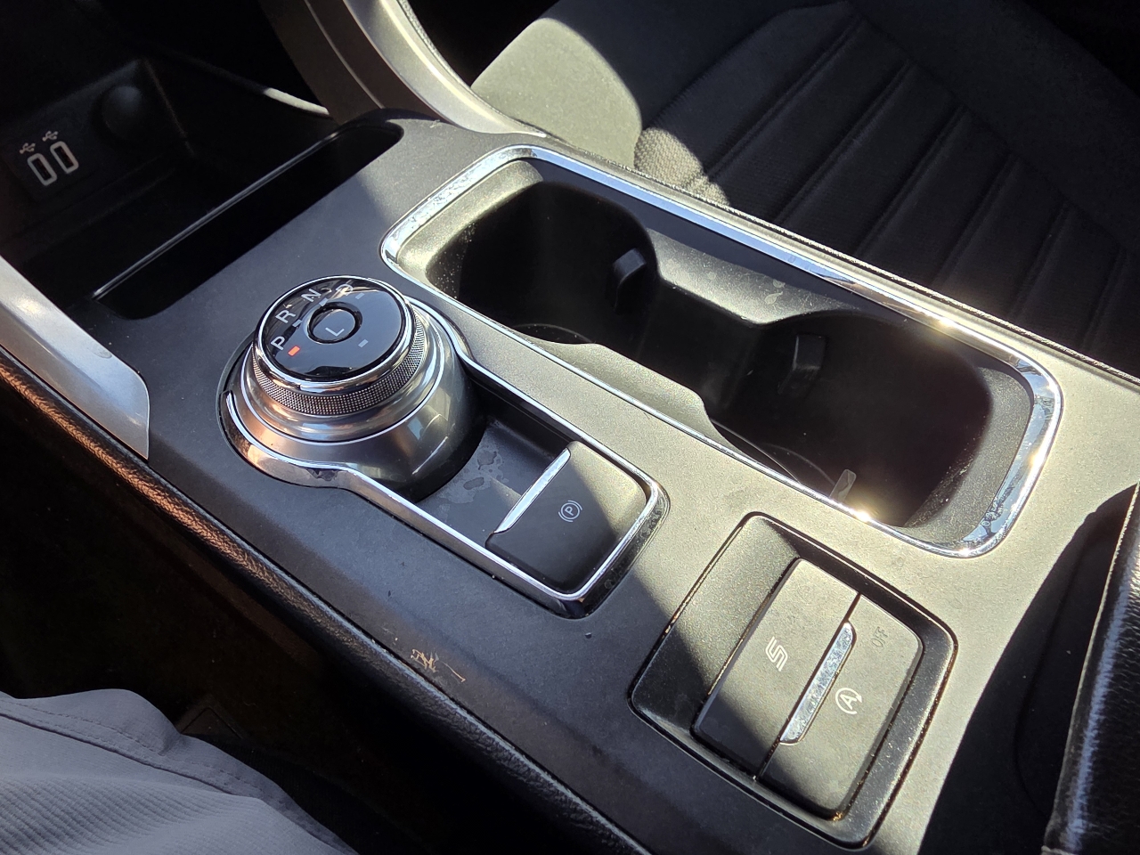 Ford Fusion SE FWD 2020