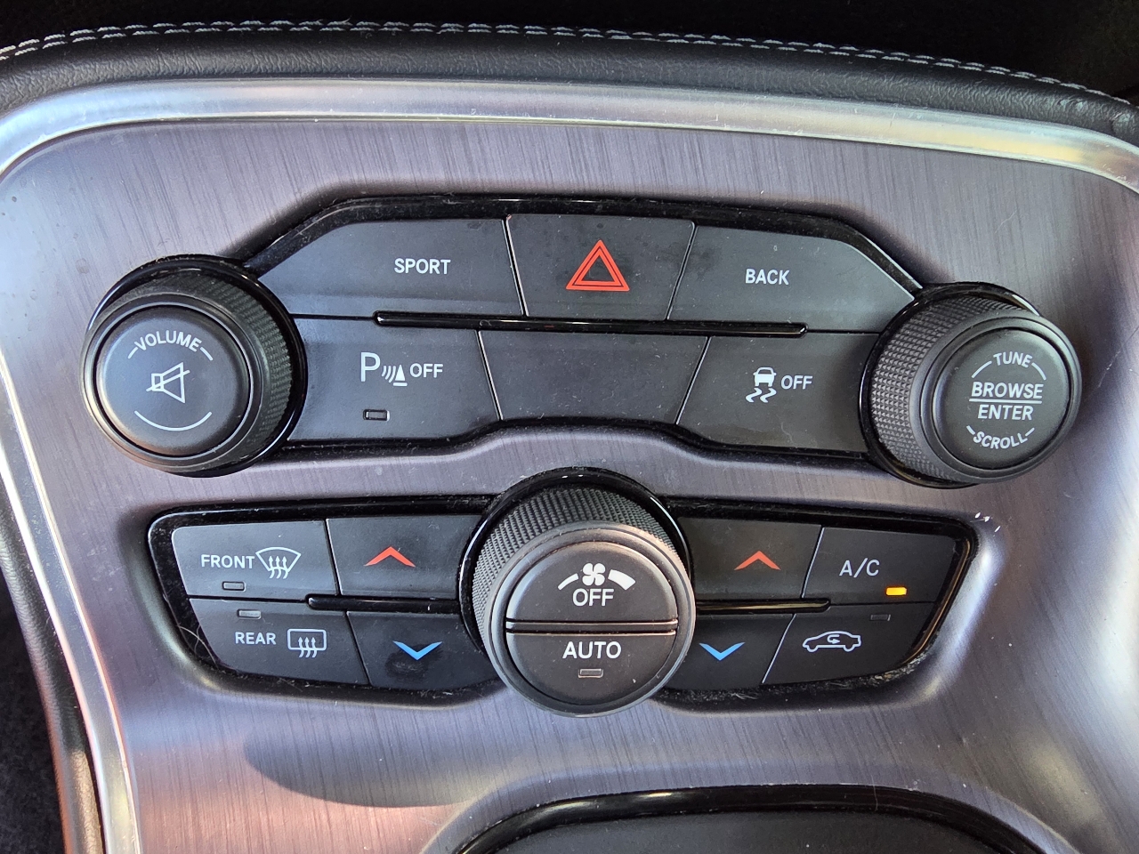 Dodge Challenger 2dr Cpe R/T 2015