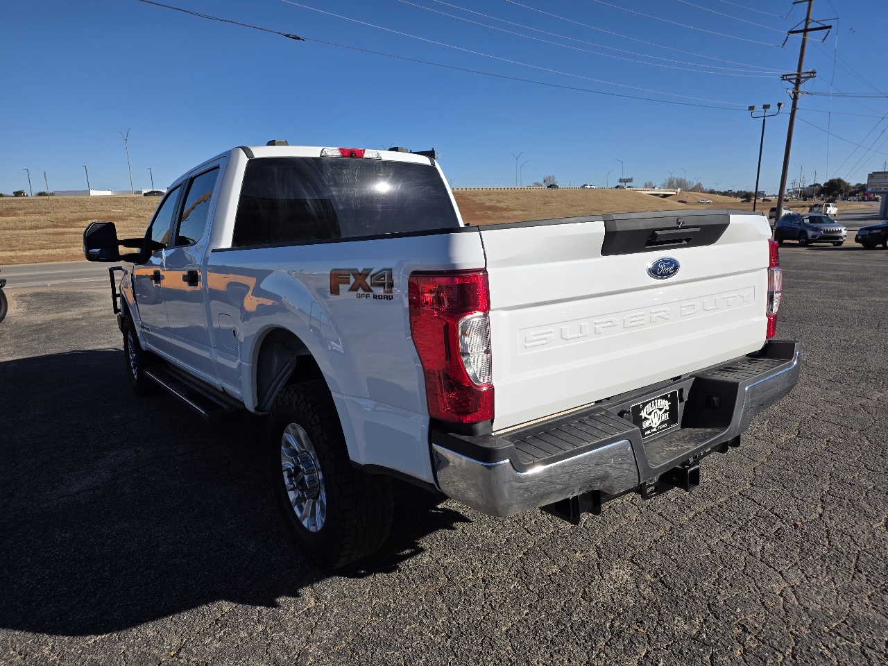 Ford Super Duty F-250 SRW XL 4WD Crew Cab 8' Box 2022