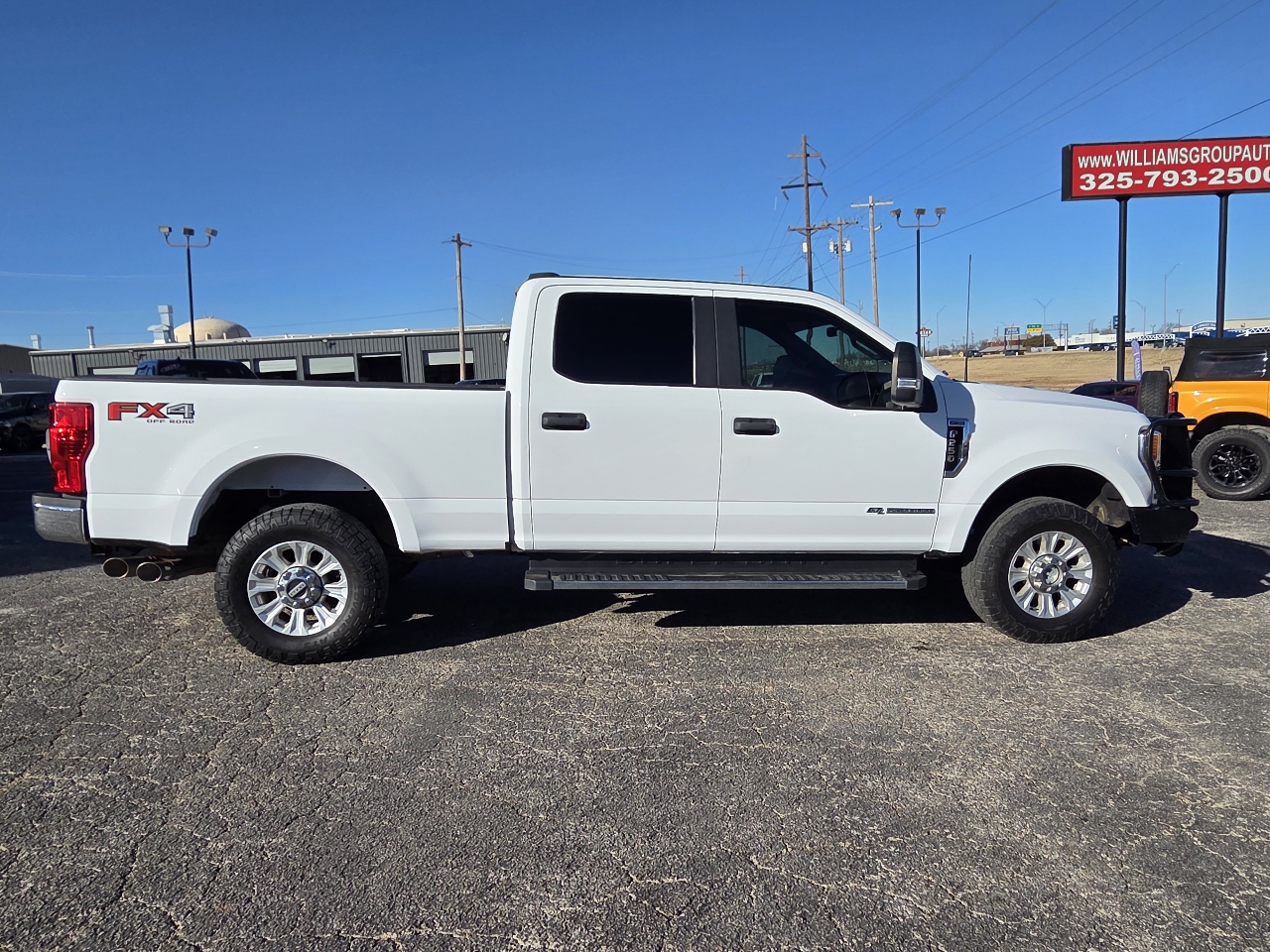 Ford Super Duty F-250 SRW XL 4WD Crew Cab 8' Box 2022
