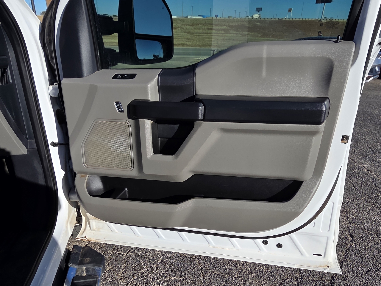 Ford Super Duty F-250 SRW XL 4WD Crew Cab 8' Box 2022