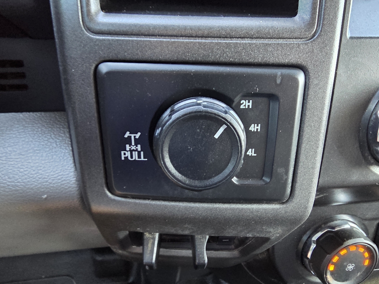 Ford Super Duty F-250 SRW XL 4WD Crew Cab 8' Box 2022