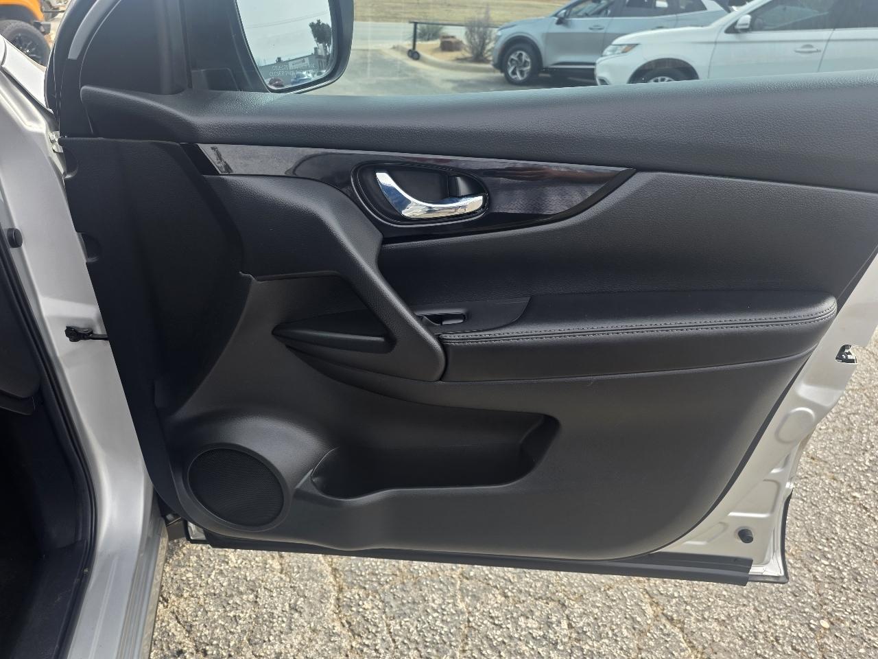 Nissan Rogue Sport AWD SV 2017