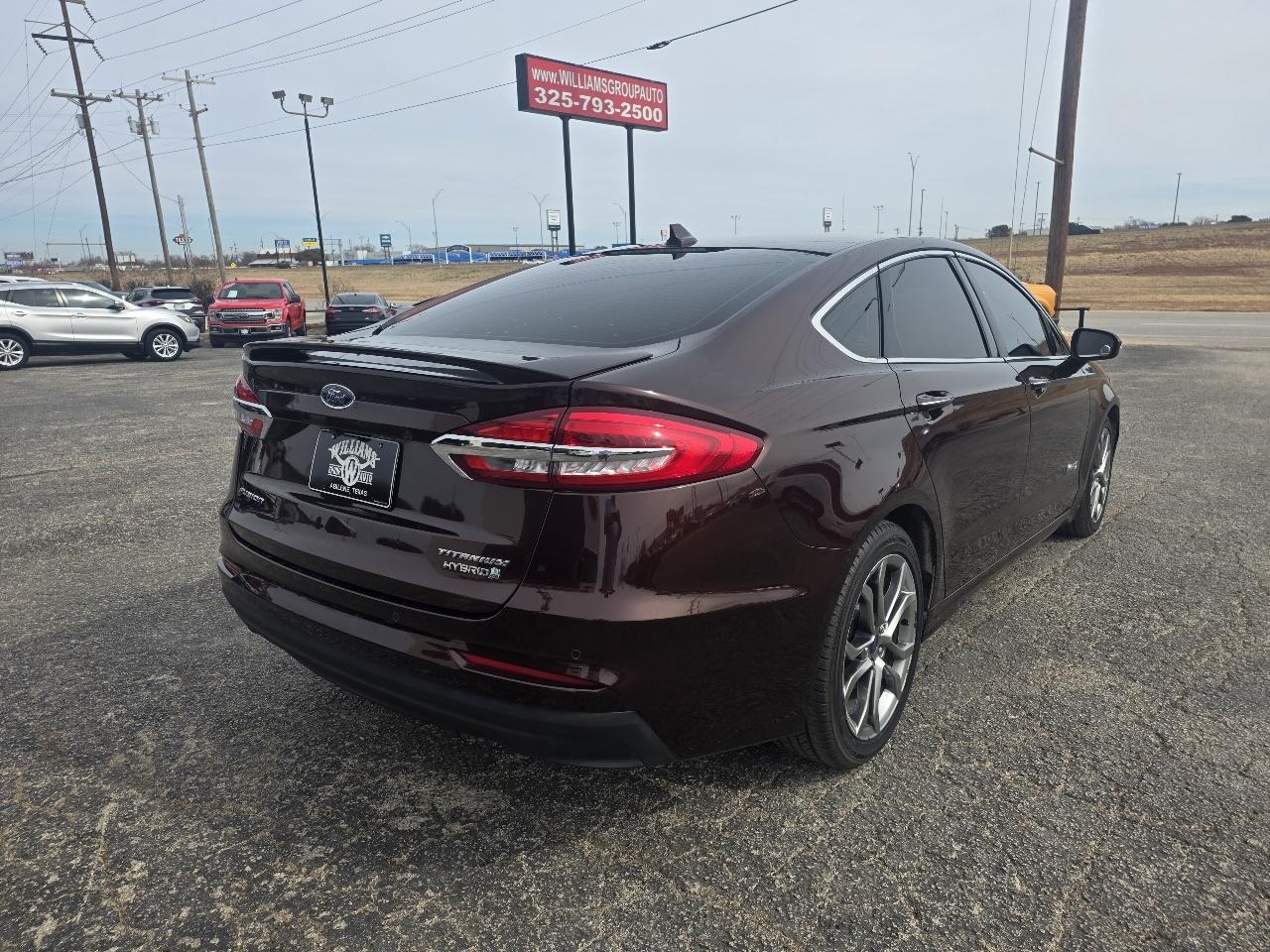 Ford Fusion Hybrid Titanium FWD 2019