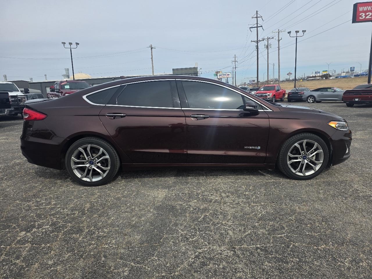 Ford Fusion Hybrid Titanium FWD 2019