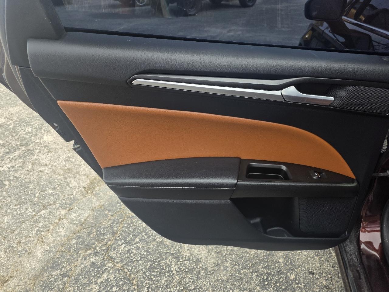 Ford Fusion Hybrid Titanium FWD 2019