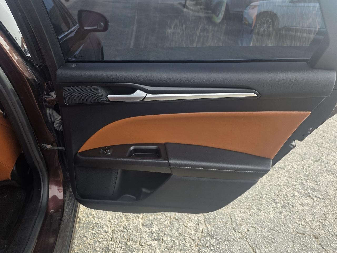 Ford Fusion Hybrid Titanium FWD 2019