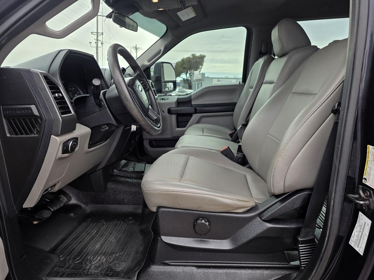 Ford Super Duty F-350 SRW XL 4WD Crew Cab 8' Box 2021