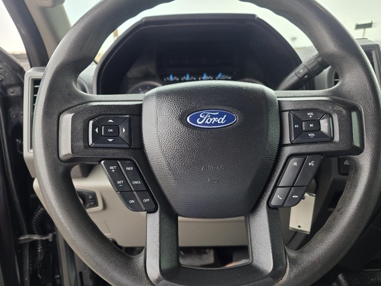 Ford Super Duty F-350 SRW XL 4WD Crew Cab 8' Box 2021