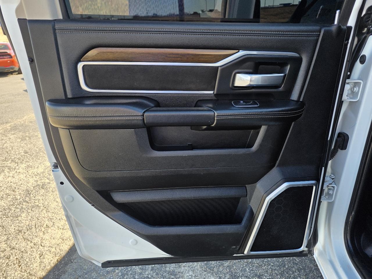 RAM 2500 Laramie 4x4 Crew Cab 6'4" Box 2024