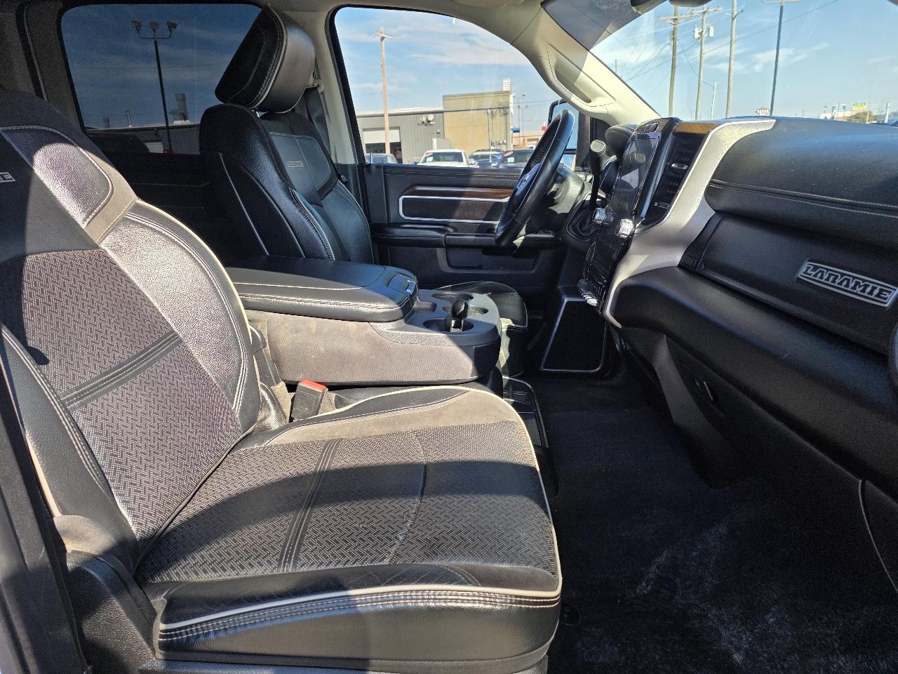 RAM 2500 Laramie 4x4 Crew Cab 6'4" Box 2024