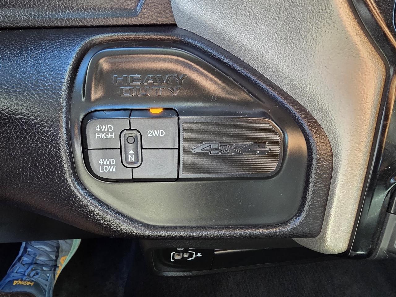 RAM 2500 Laramie 4x4 Crew Cab 6'4" Box 2024