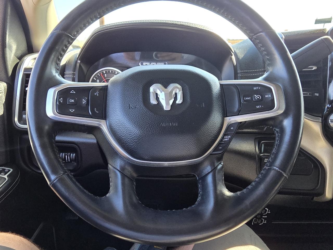 RAM 2500 Laramie 4x4 Crew Cab 6'4" Box 2024