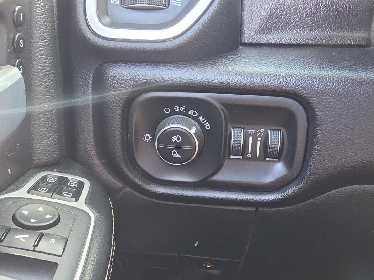 RAM 2500 Laramie 4x4 Crew Cab 6'4" Box 2024