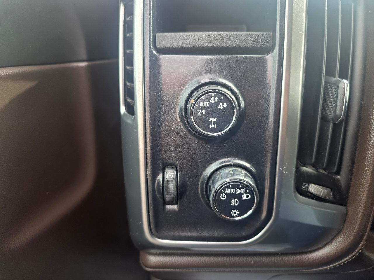 Chevrolet Silverado 1500 4WD Crew Cab 143.5" LTZ w/2LZ 2015