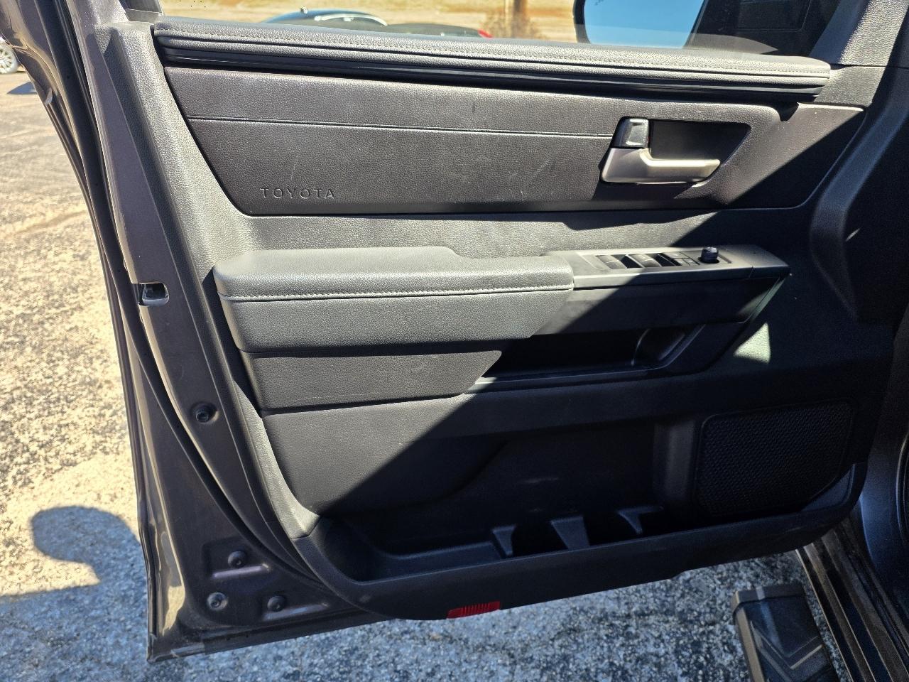 Toyota Tundra 4WD SR5 CrewMax 5.5' Bed (Natl) 2023