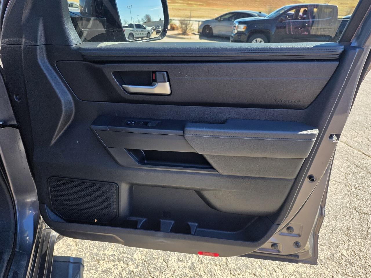 Toyota Tundra 4WD SR5 CrewMax 5.5' Bed (Natl) 2023